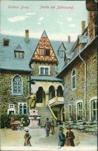 Alte Ansichtskarte Schloss Burg, Partie am Schlosshof