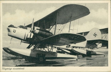 Alte Ansichtskarte Flugzeuge einsatzbereit, 