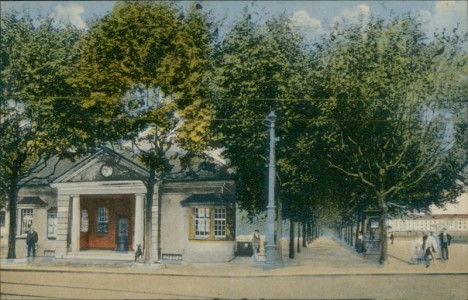 Alte Ansichtskarte Ludwigshafen am Rhein, Wartehaus am Marktplatz