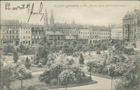 Alte Ansichtskarte Ludwigshafen am Rhein, Partie beim Jubiläumsbrunnen