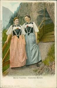 Alte Ansichtskarte Berner Trachten - Costumes Bernois, Frauen in Tracht